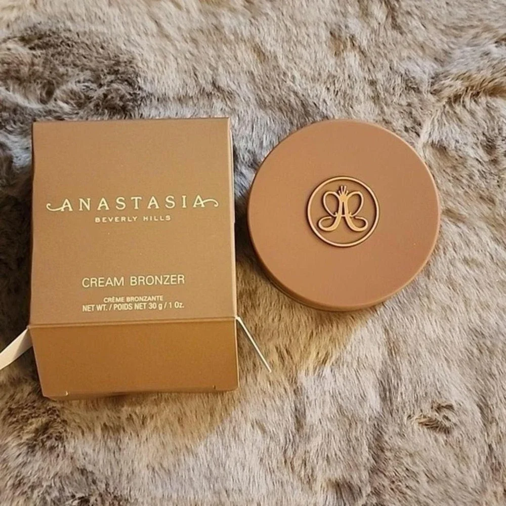 Anastasia Beverly Hills new box